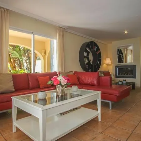 Villa Unique With A Homey Atmosphere In Altea La Vella *