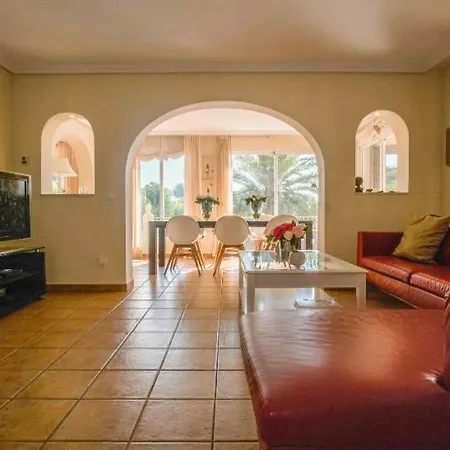 Villa Unique With A Homey Atmosphere In Altea La Vella *